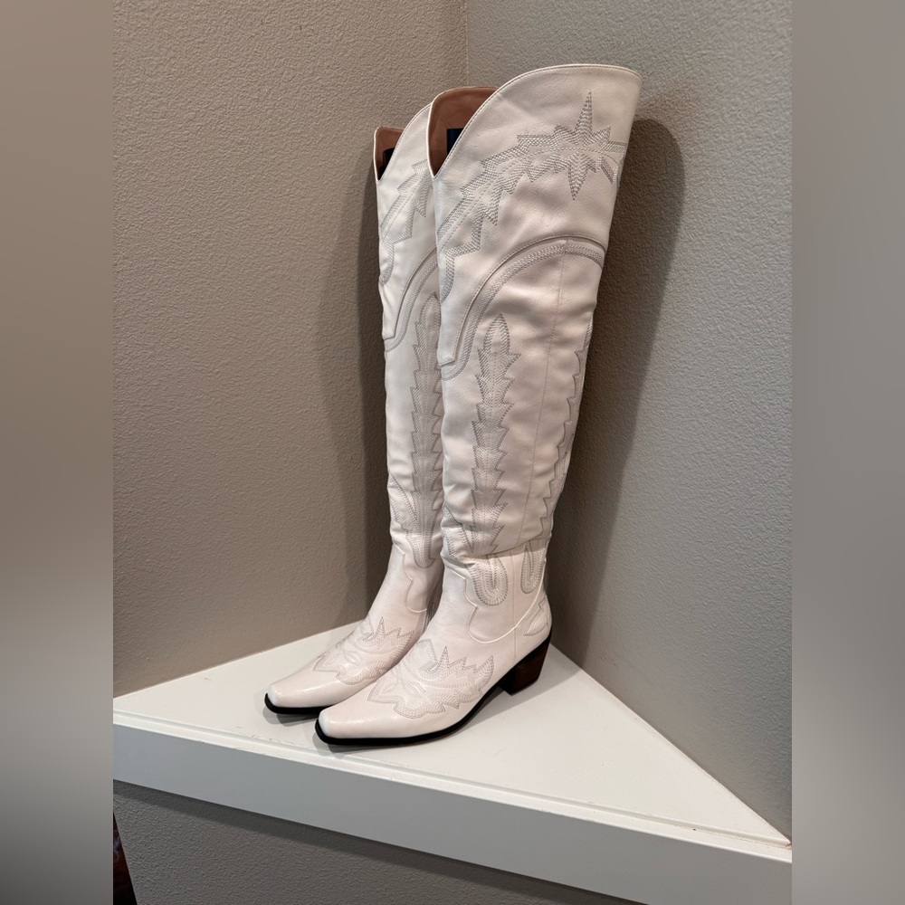 White Embroidered Knee-High Women's Boots - Picture 4 of 7